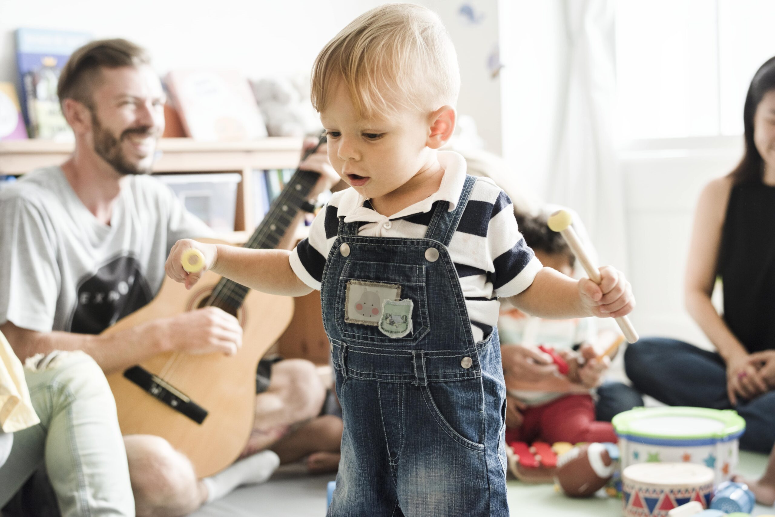 nursery-children-playing-with-musical-instruments-classroom (1)-min nursery-children-playing-with-musical-instruments-classroom (1)-min
